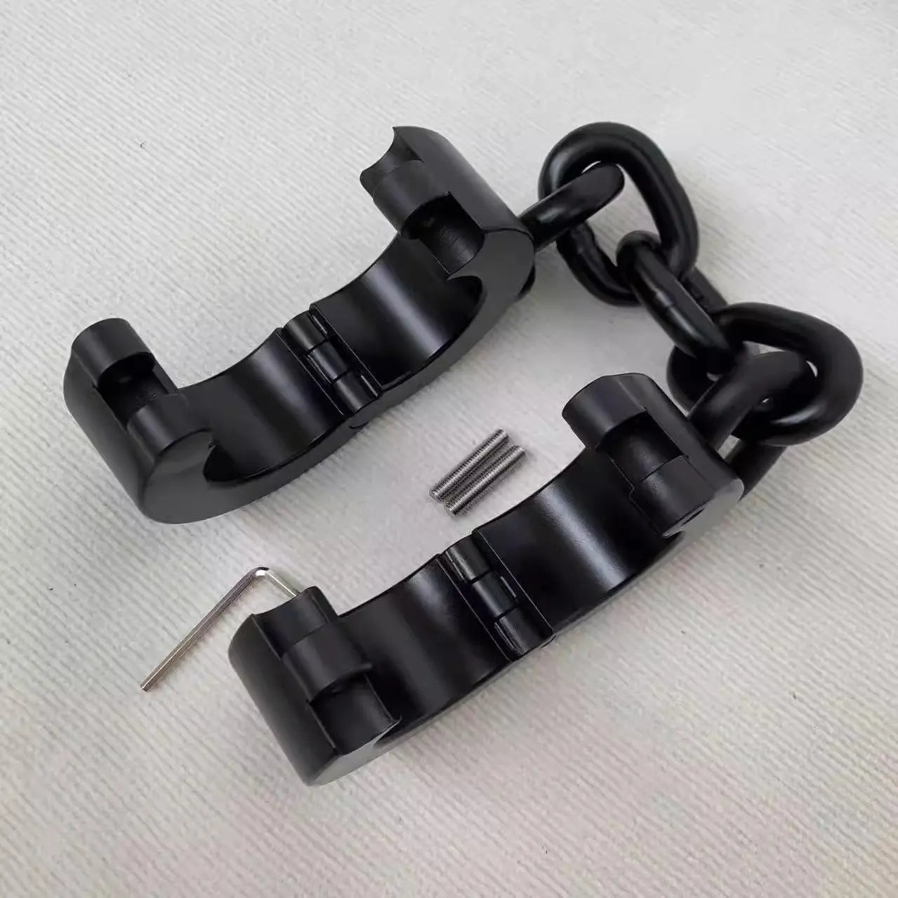 Heavy Shackles Series for Men and Women 杨子仪-t-equipment