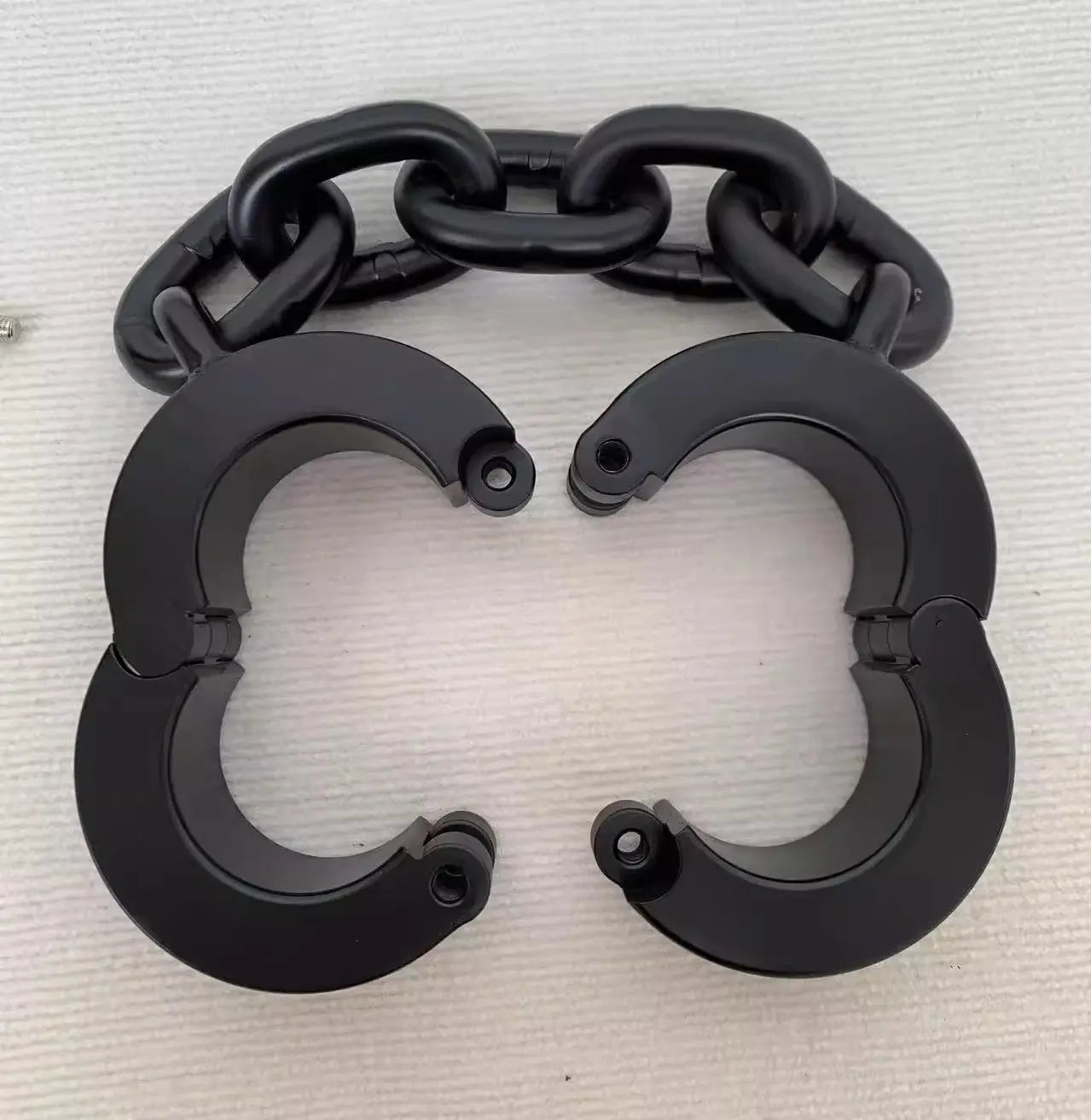 Heavy Shackles Series for Men and Women 杨子仪-t-equipment