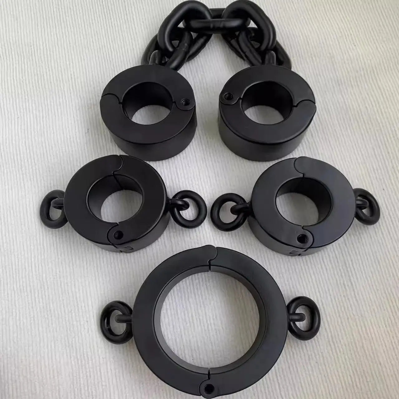 Heavy Shackles Series for Men and Women 杨子仪-t-equipment