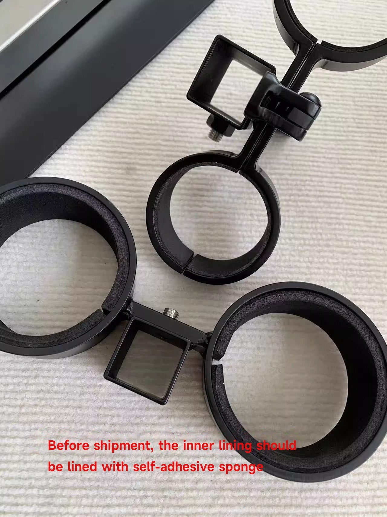 Extreme Horse Restraint Frame with Self-Tied Padlock by Lao C 杨子仪-t-equipment