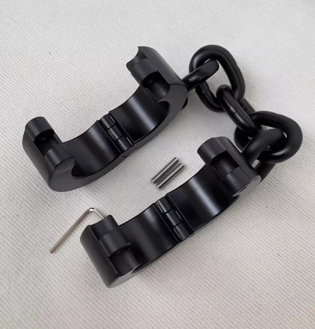 Heavy Shackles Series for Men and Women 杨子仪-t-equipment