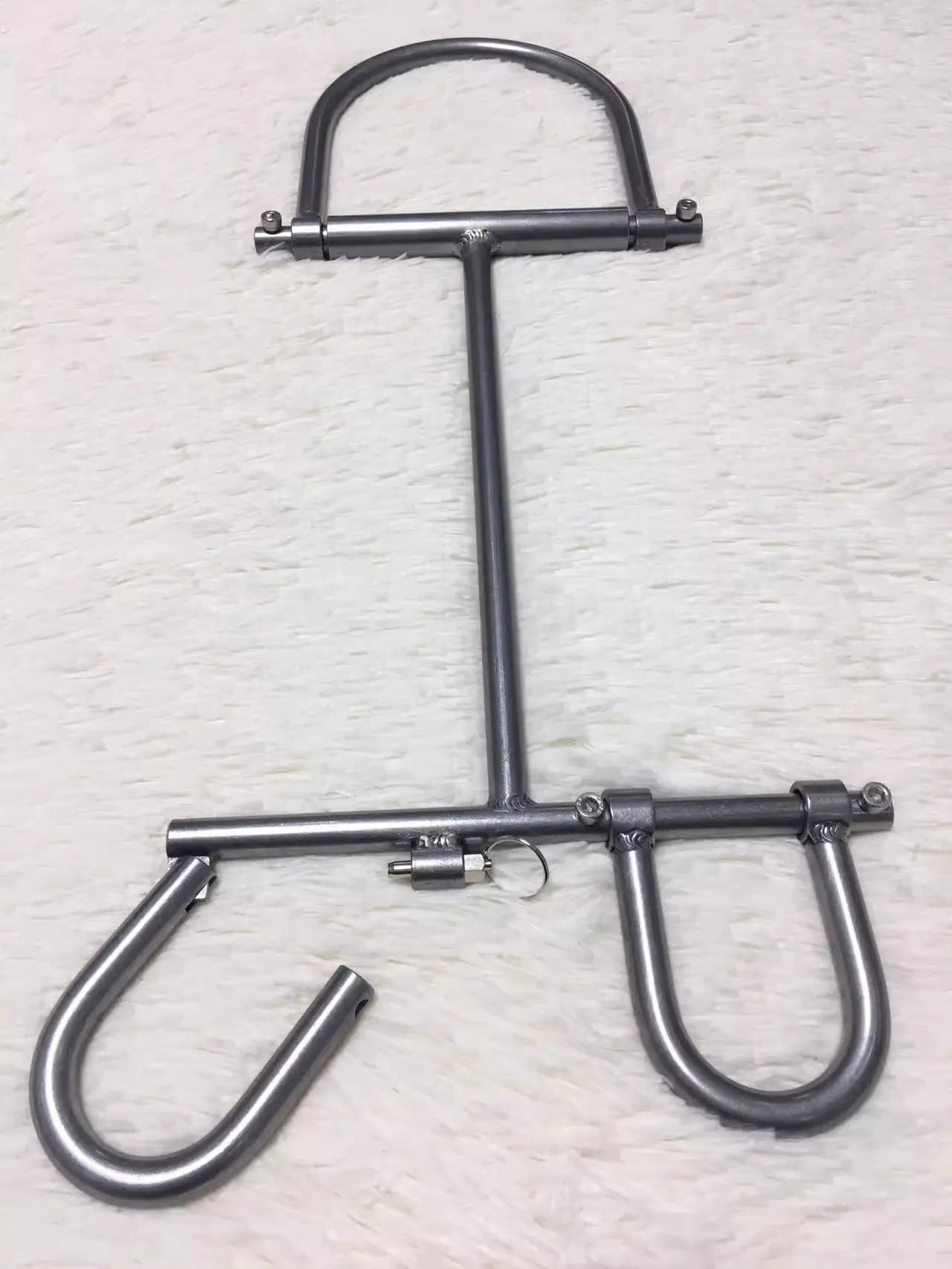 Spider series hand and neck shackles, death shackles, collars, leg shackles, metal restraints, self-binding artifacts, SM alternative sexual torture devices 杨子仪-t-equipment