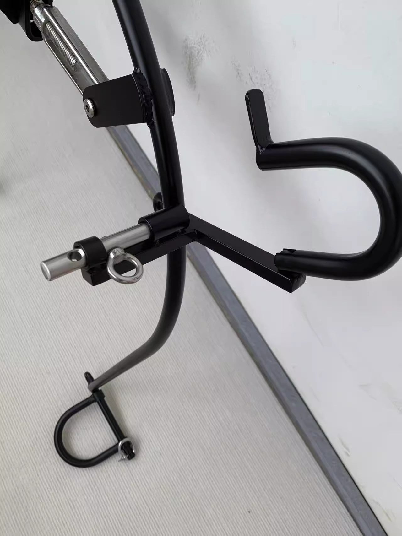 C works adjustable M split leg opener with self-binding padlock 杨子仪-t-equipment