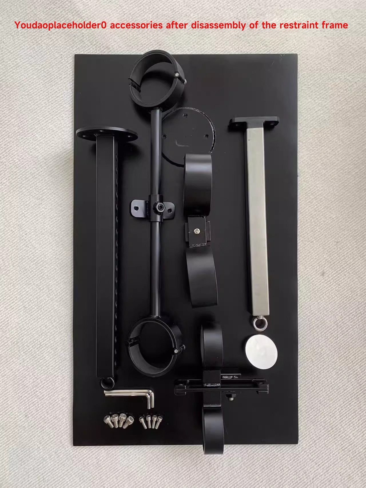 Extreme Horse Restraint Frame with Self-Tied Padlock by Lao C 杨子仪-t-equipment