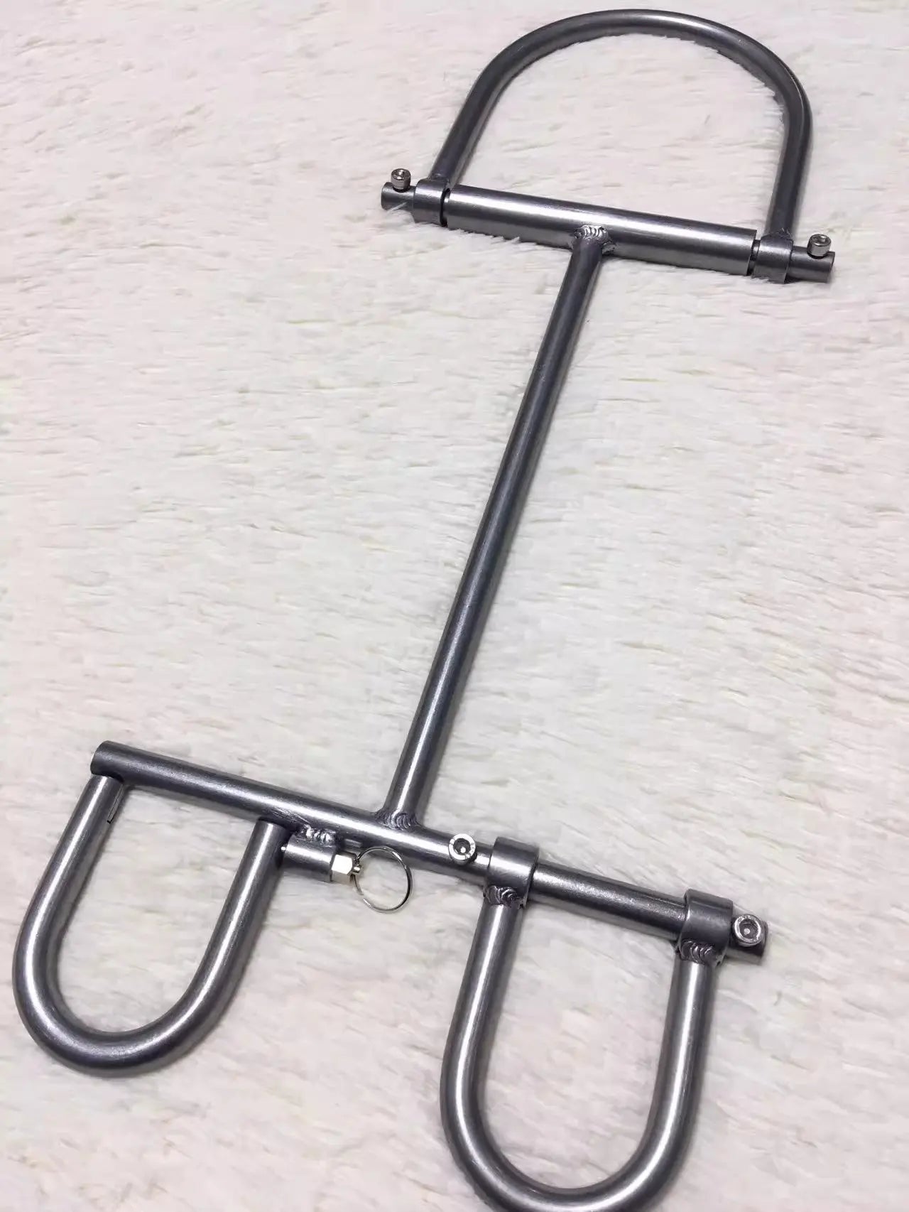 Spider series hand and neck shackles, death shackles, collars, leg shackles, metal restraints, self-binding artifacts, SM alternative sexual torture devices 杨子仪-t-equipment
