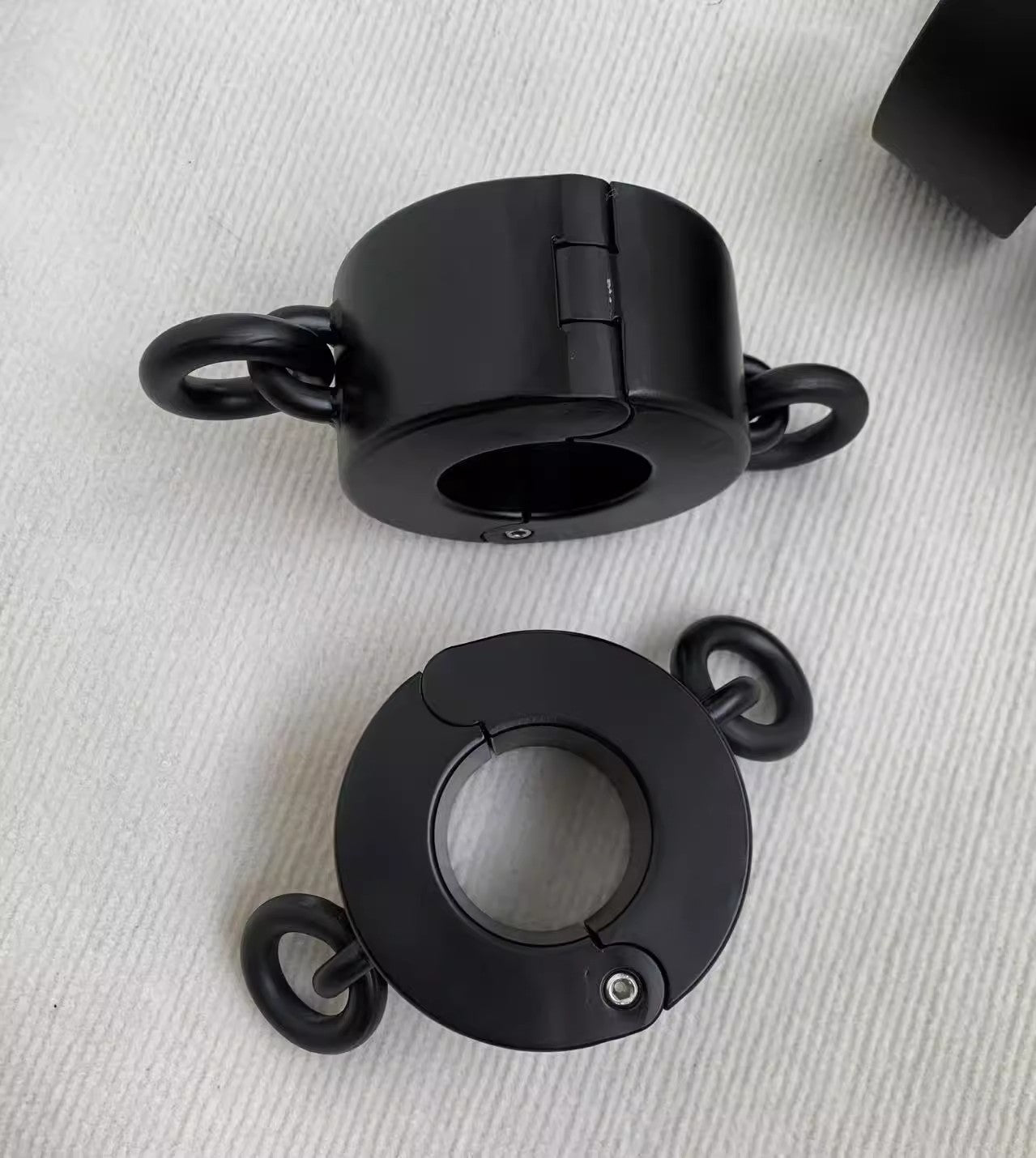 Heavy Shackles Series for Men and Women 杨子仪-t-equipment
