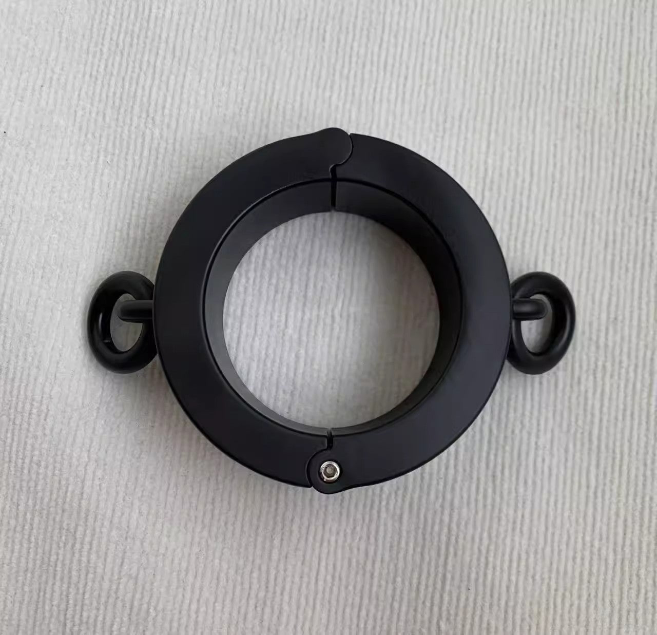 Heavy Shackles Series for Men and Women 杨子仪-t-equipment